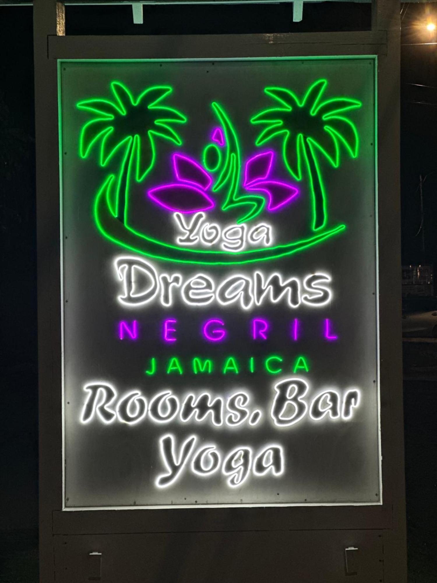 Готель Yoga Dreams Негрил Екстер'єр фото